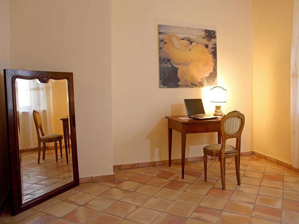 Palazzo Madeo - Residenza D'Epoca Bed & Breakfast Crosia Екстериор снимка