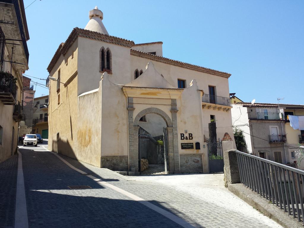 Palazzo Madeo - Residenza D'Epoca Bed & Breakfast Crosia Екстериор снимка