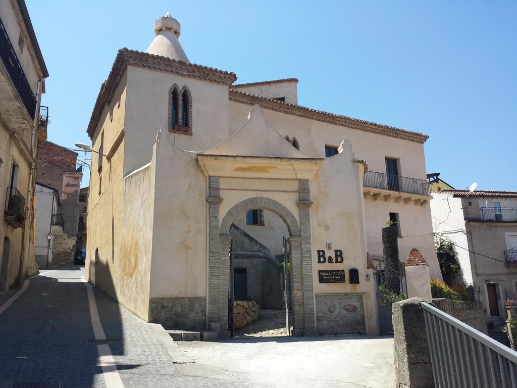 Palazzo Madeo - Residenza D'Epoca Bed & Breakfast Crosia Екстериор снимка