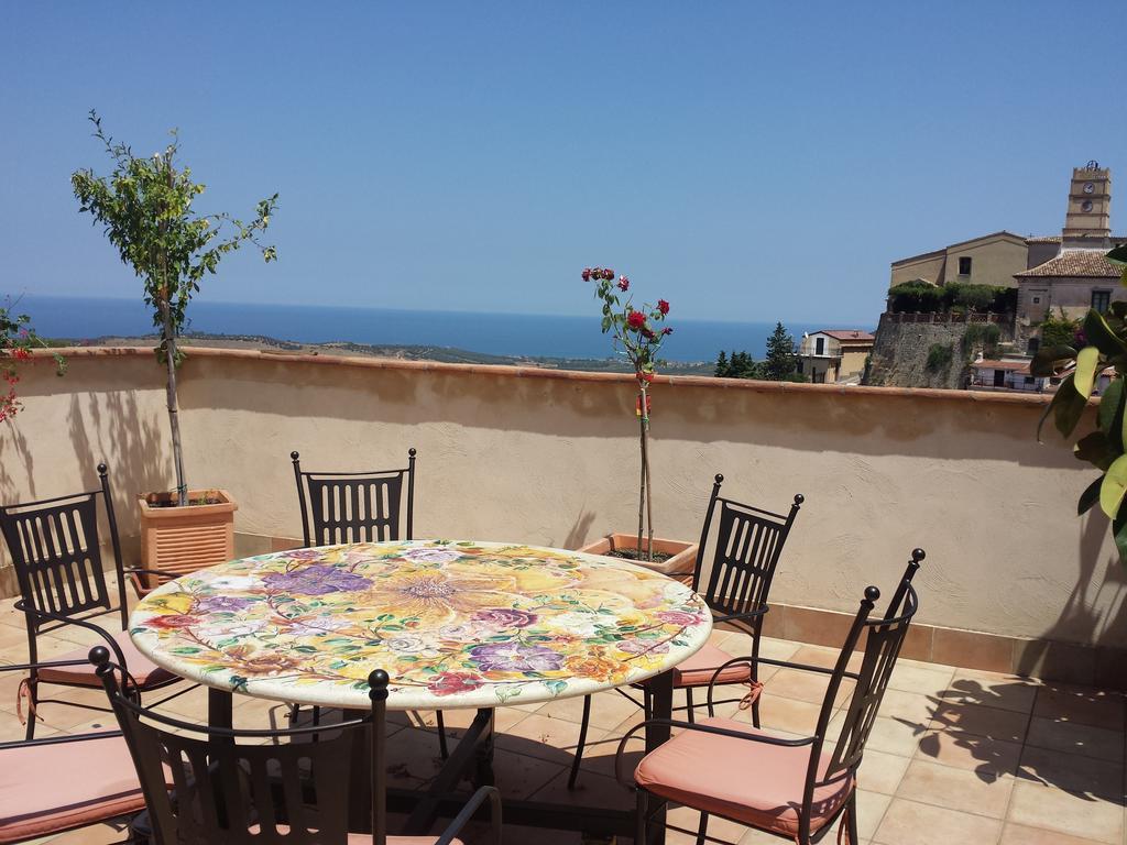 Palazzo Madeo - Residenza D'Epoca Bed & Breakfast Crosia Екстериор снимка