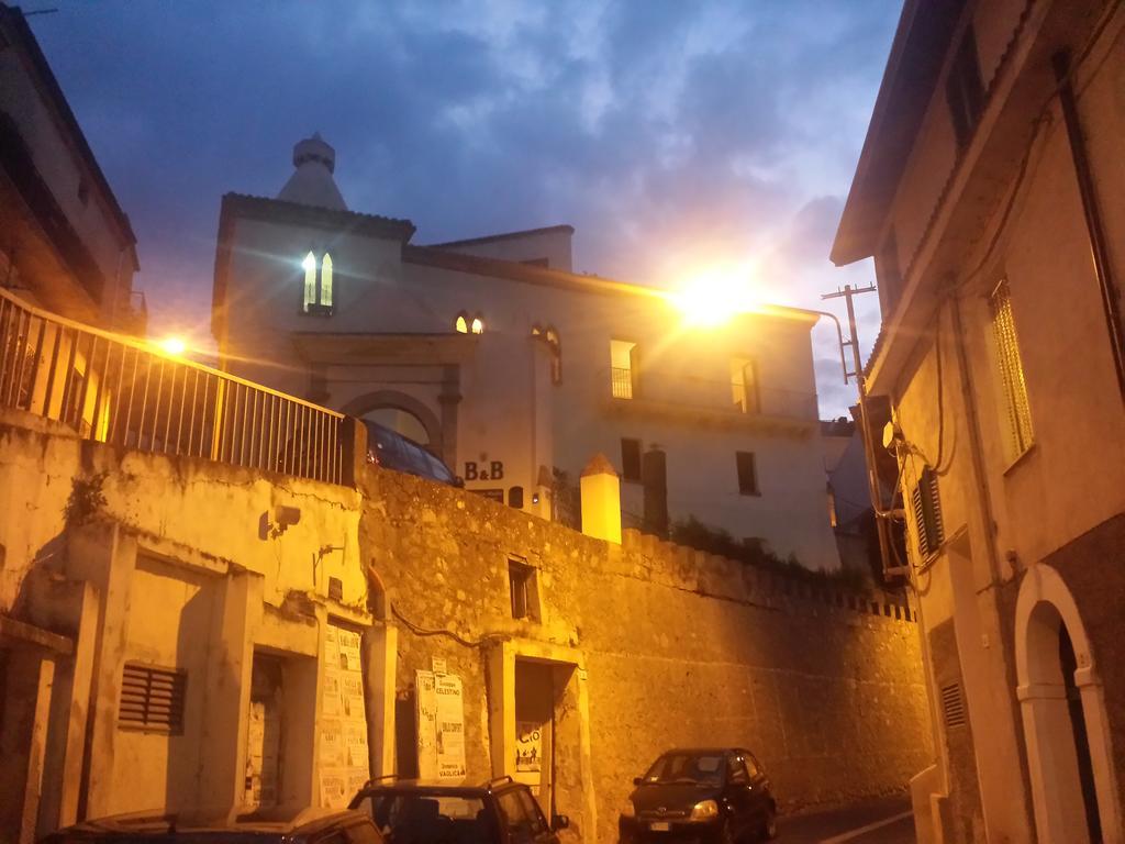 Palazzo Madeo - Residenza D'Epoca Bed & Breakfast Crosia Екстериор снимка