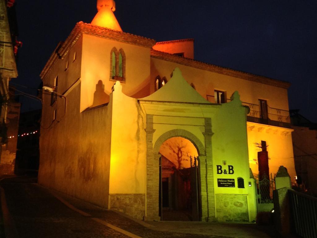 Palazzo Madeo - Residenza D'Epoca Bed & Breakfast Crosia Екстериор снимка